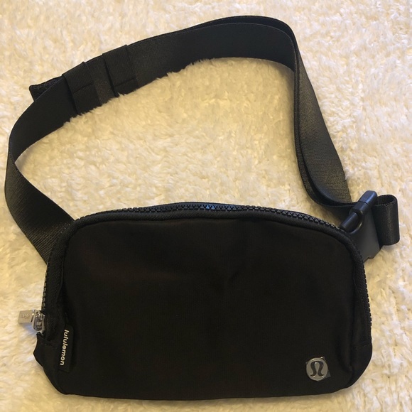 Lululemon Crossbody Bag, 1L, Black - Picture 2 of 4